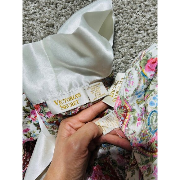 Vintage Victorias Secret Wemens One Size Floral Satin & Robe And Nightgown Set - Picture 7 of 10